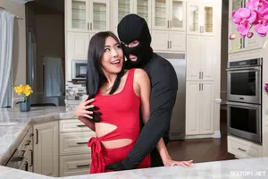 入室盗窃妓女家vietsub